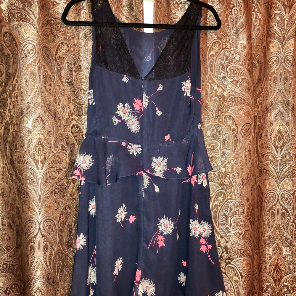 Lace and ruffled navy dress - Picture 4 of 4